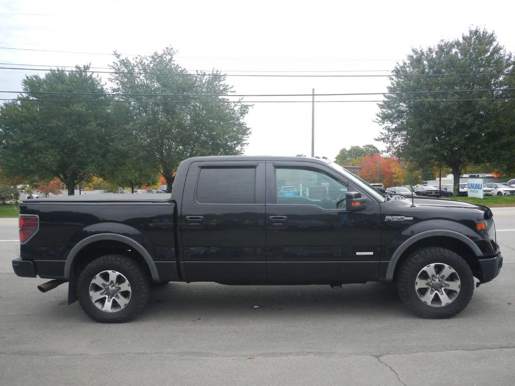 Photo 14 of this FORD F150 FX4 4WD