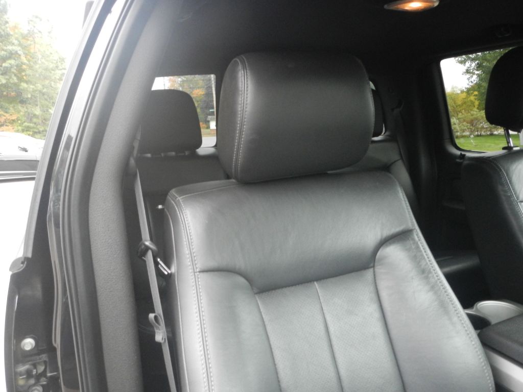 Photo 19 of this FORD F150 FX4 4WD