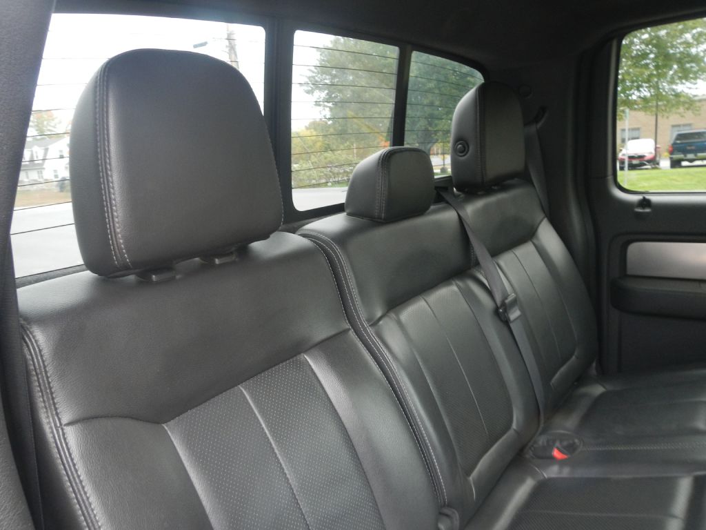 Photo 26 of this FORD F150 FX4 4WD