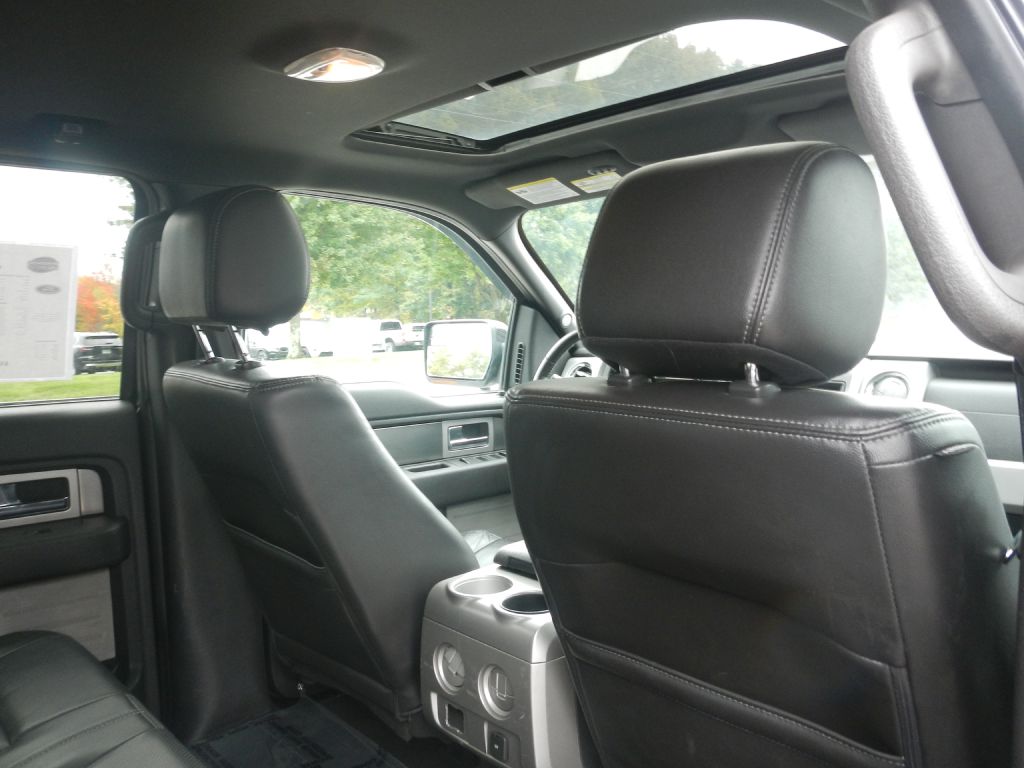 Photo 27 of this FORD F150 FX4 4WD