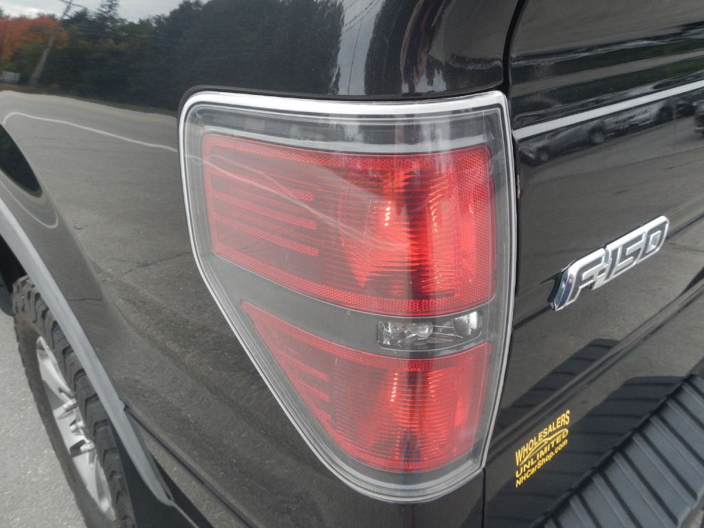 Photo 32 of this FORD F150 FX4 4WD