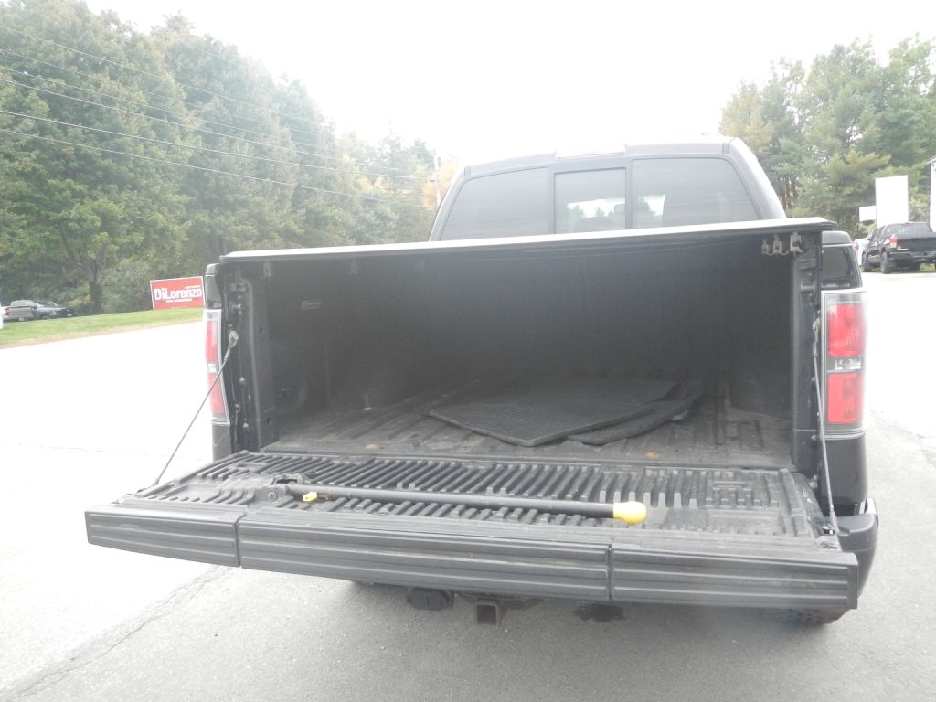 Photo 33 of this FORD F150 FX4 4WD