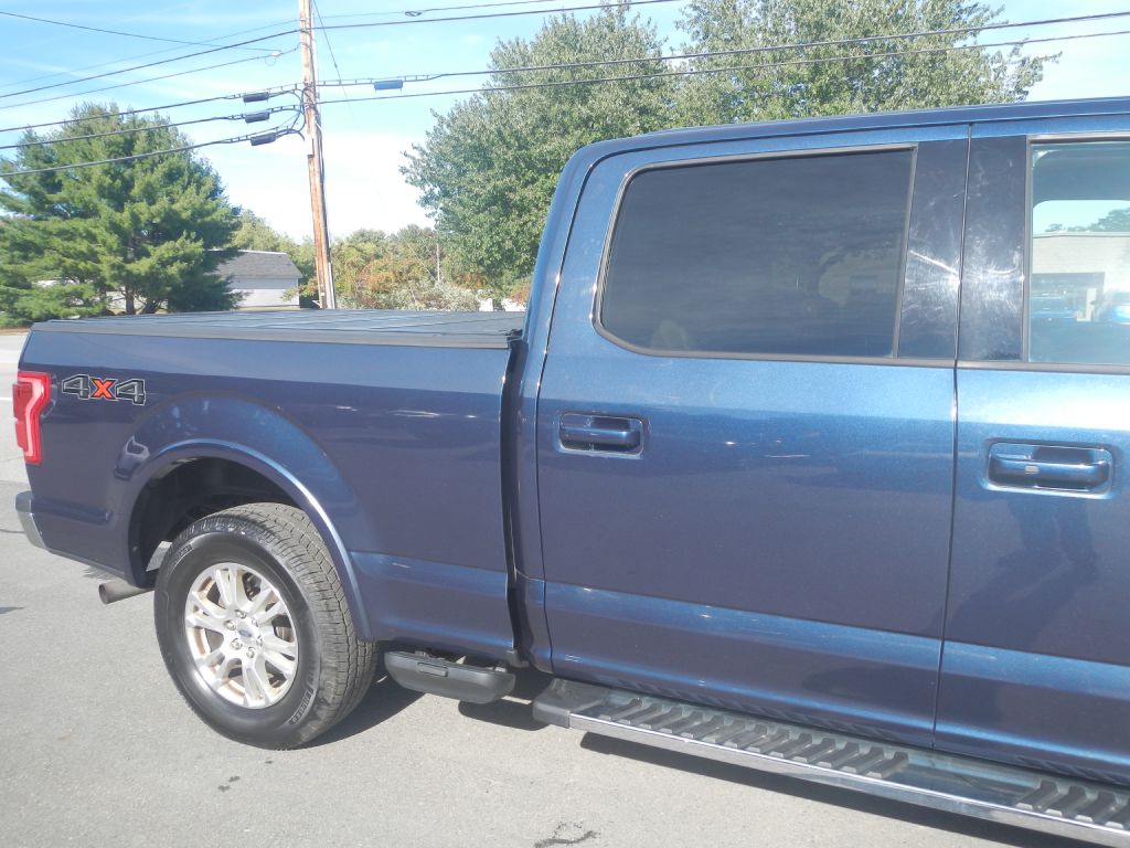 Photo 14 of this FORD F150 LARIAT 4WD
