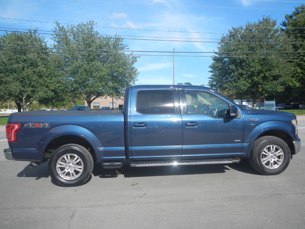 Photo 15 of this FORD F150 LARIAT 4WD