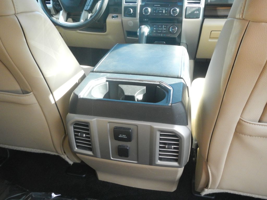 Photo 31 of this FORD F150 LARIAT 4WD