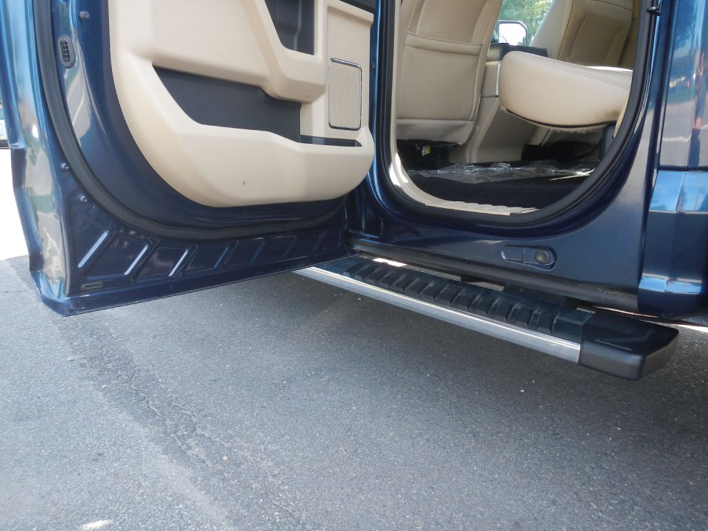 Photo 41 of this FORD F150 LARIAT 4WD