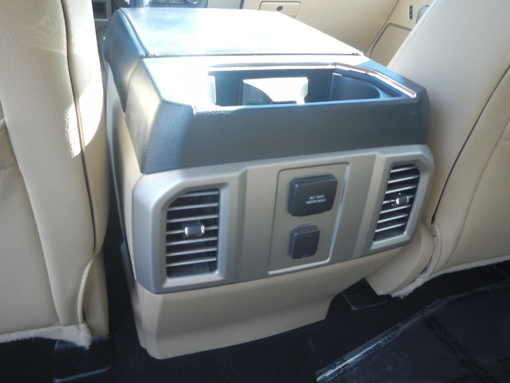 Photo 45 of this FORD F150 LARIAT 4WD