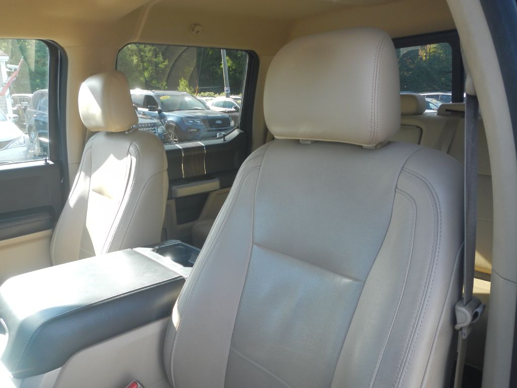 Photo 50 of this FORD F150 LARIAT 4WD
