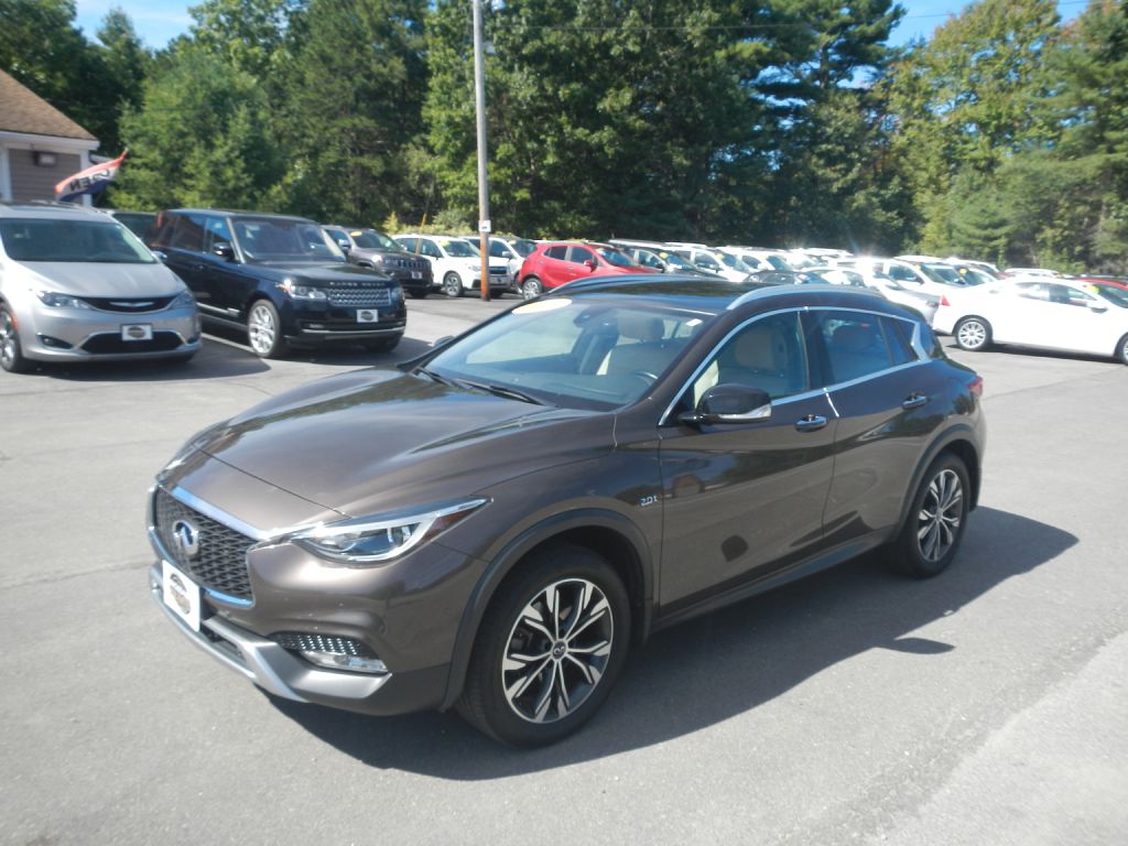 Photo 2 of this INFINITI QX30 AWD