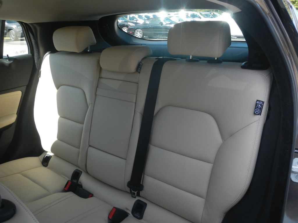 Photo 5 of this INFINITI QX30 AWD