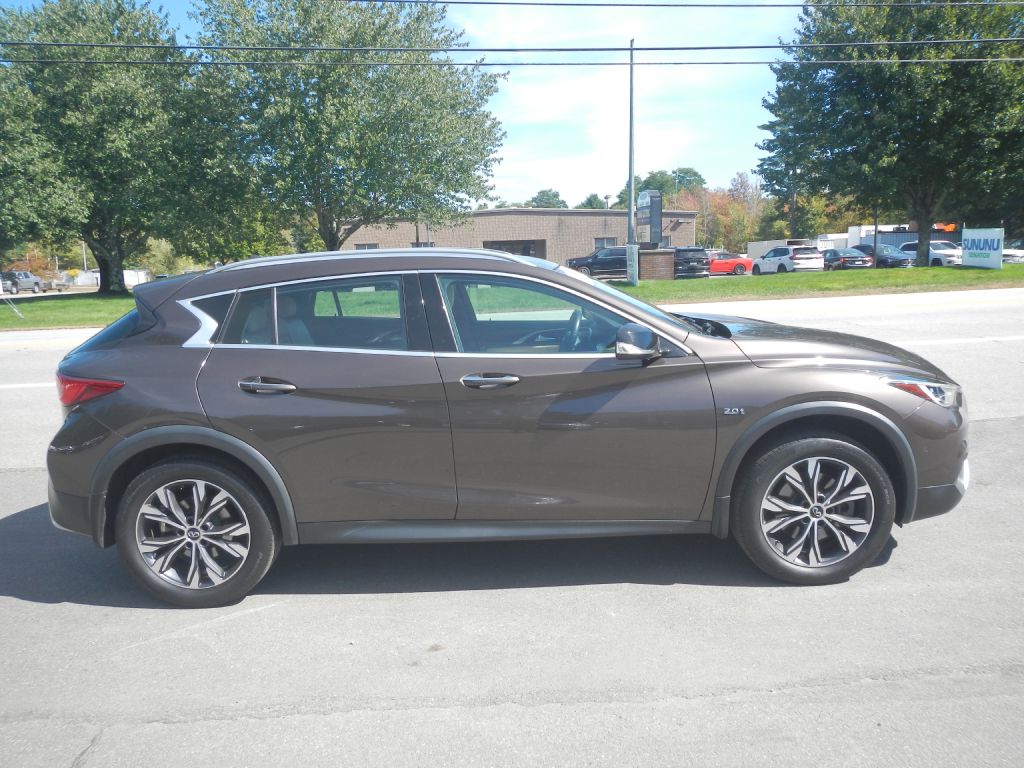Photo 15 of this INFINITI QX30 AWD