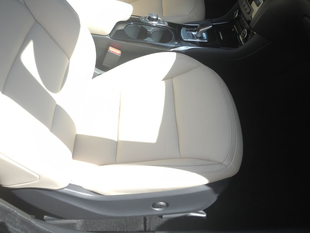 Photo 20 of this INFINITI QX30 AWD