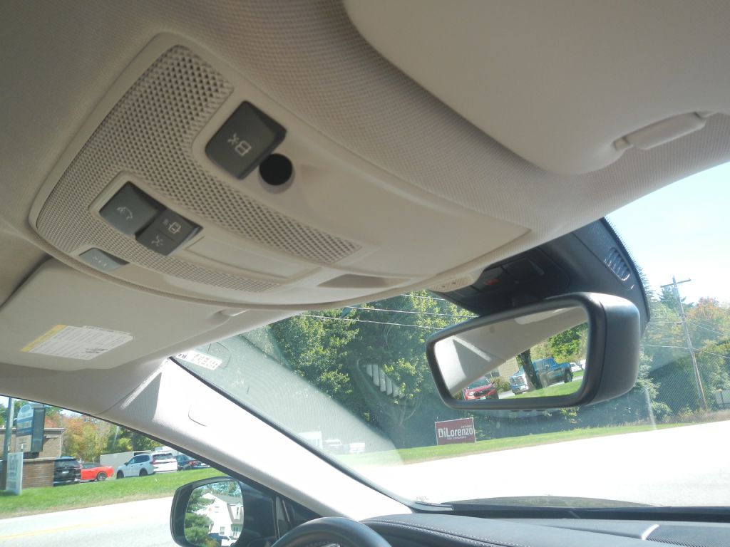 Photo 25 of this INFINITI QX30 AWD