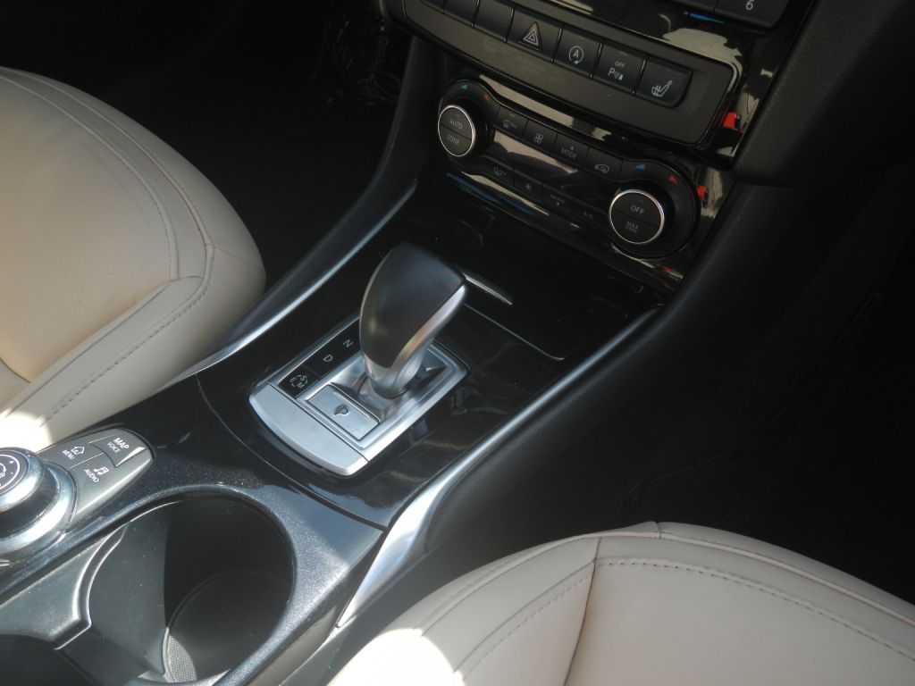 Photo 26 of this INFINITI QX30 AWD