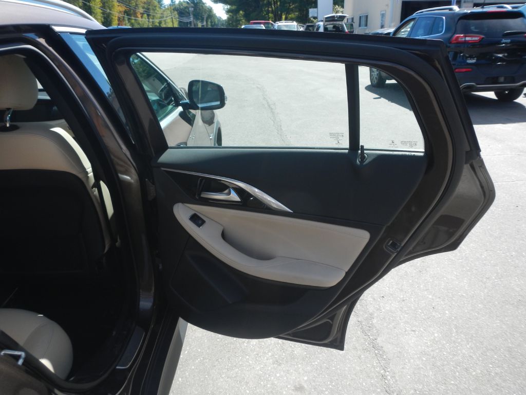Photo 27 of this INFINITI QX30 AWD