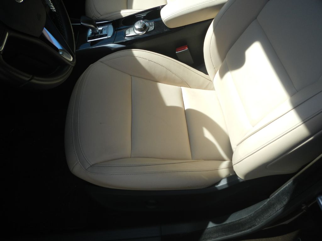 Photo 47 of this INFINITI QX30 AWD