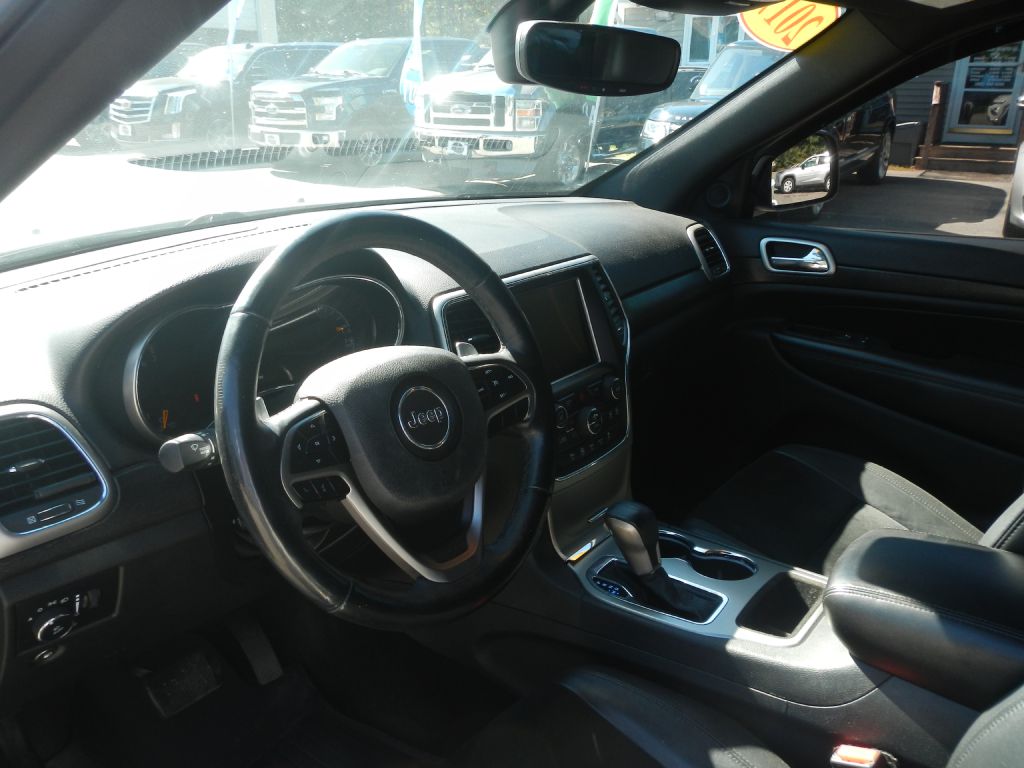Photo 3 of this JEEP GRAND CHEROKEE