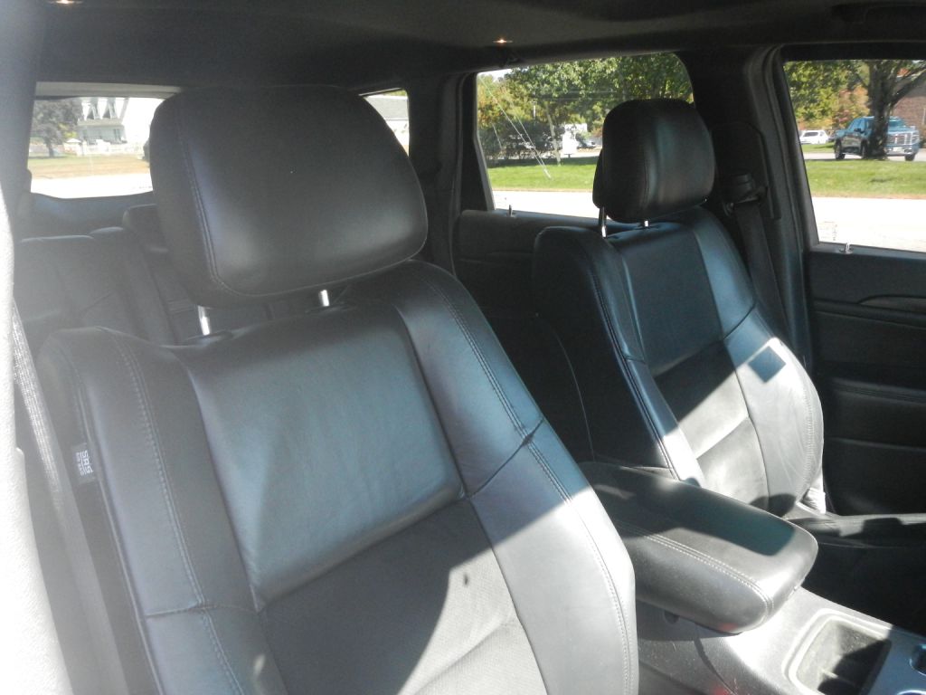 Photo 9 of this JEEP GRAND CHEROKEE
