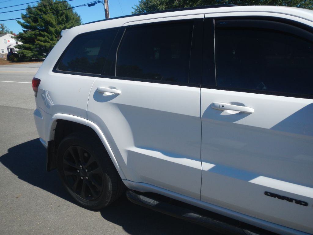 Photo 13 of this JEEP GRAND CHEROKEE
