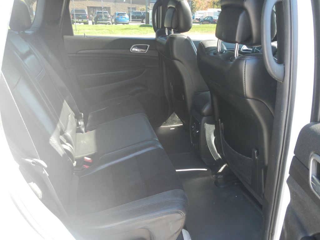 Photo 25 of this JEEP GRAND CHEROKEE