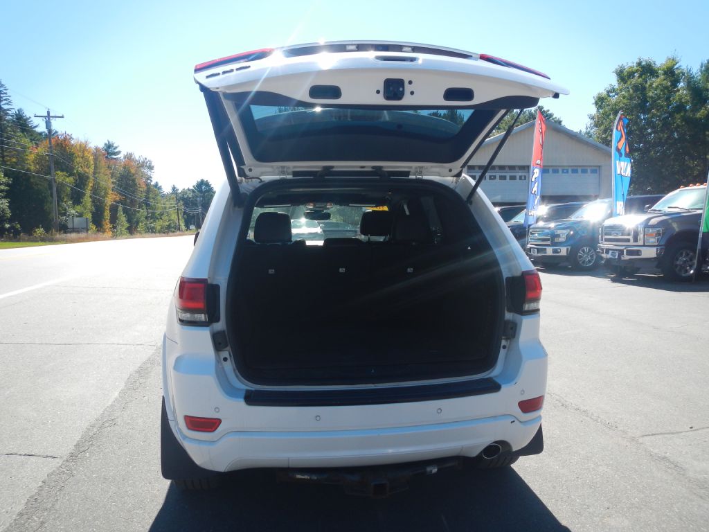 Photo 33 of this JEEP GRAND CHEROKEE