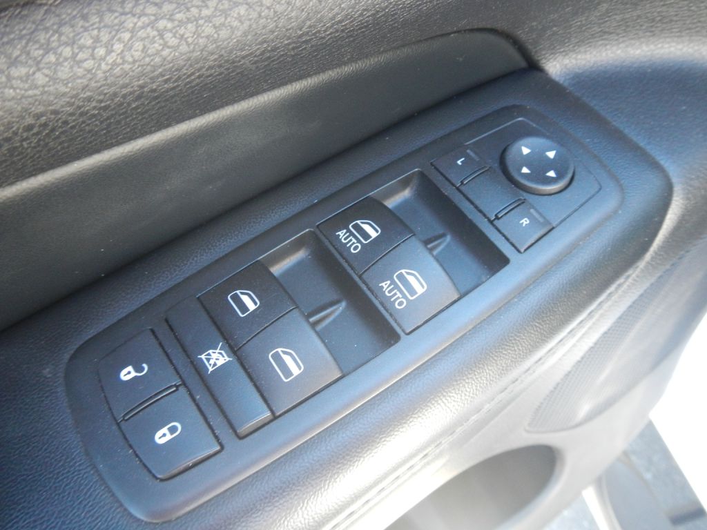 Photo 45 of this JEEP GRAND CHEROKEE