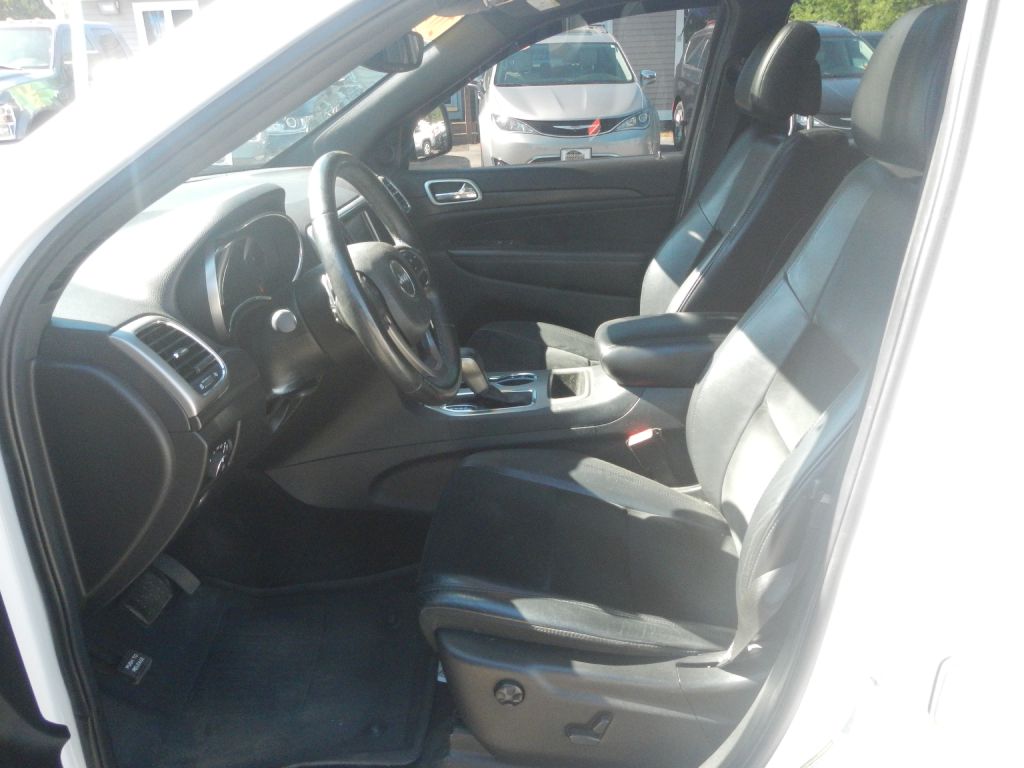 Photo 46 of this JEEP GRAND CHEROKEE