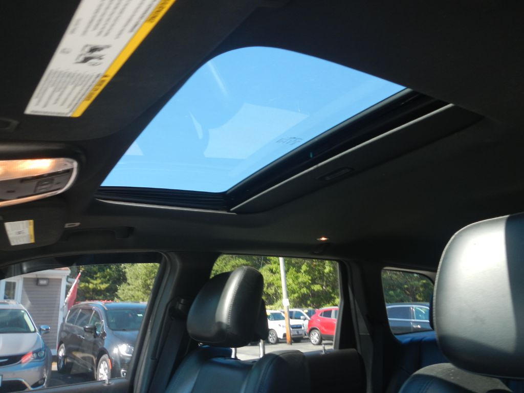 Photo 48 of this JEEP GRAND CHEROKEE