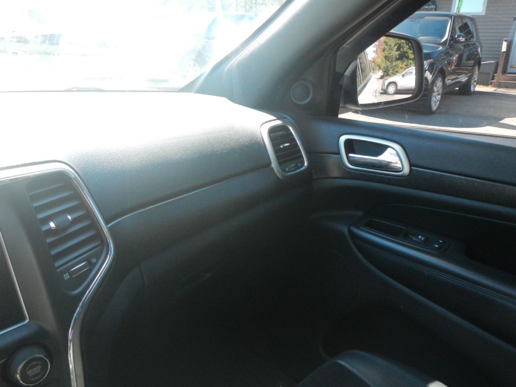 Photo 49 of this JEEP GRAND CHEROKEE