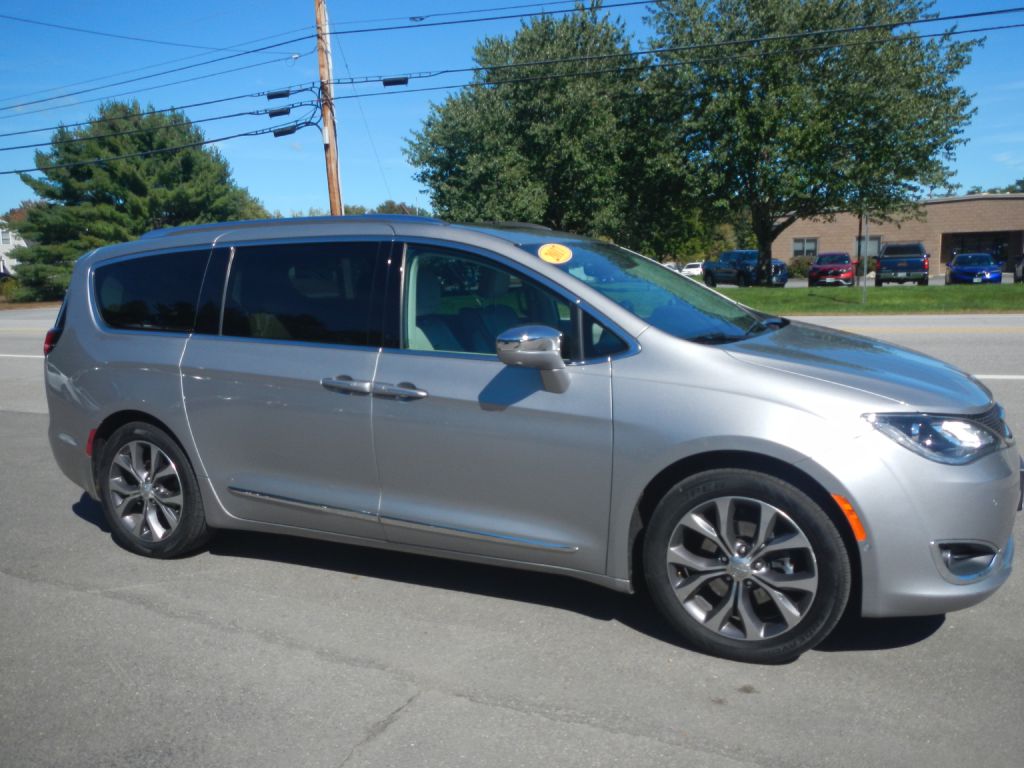 2017 CHRYSLER PACIFICA