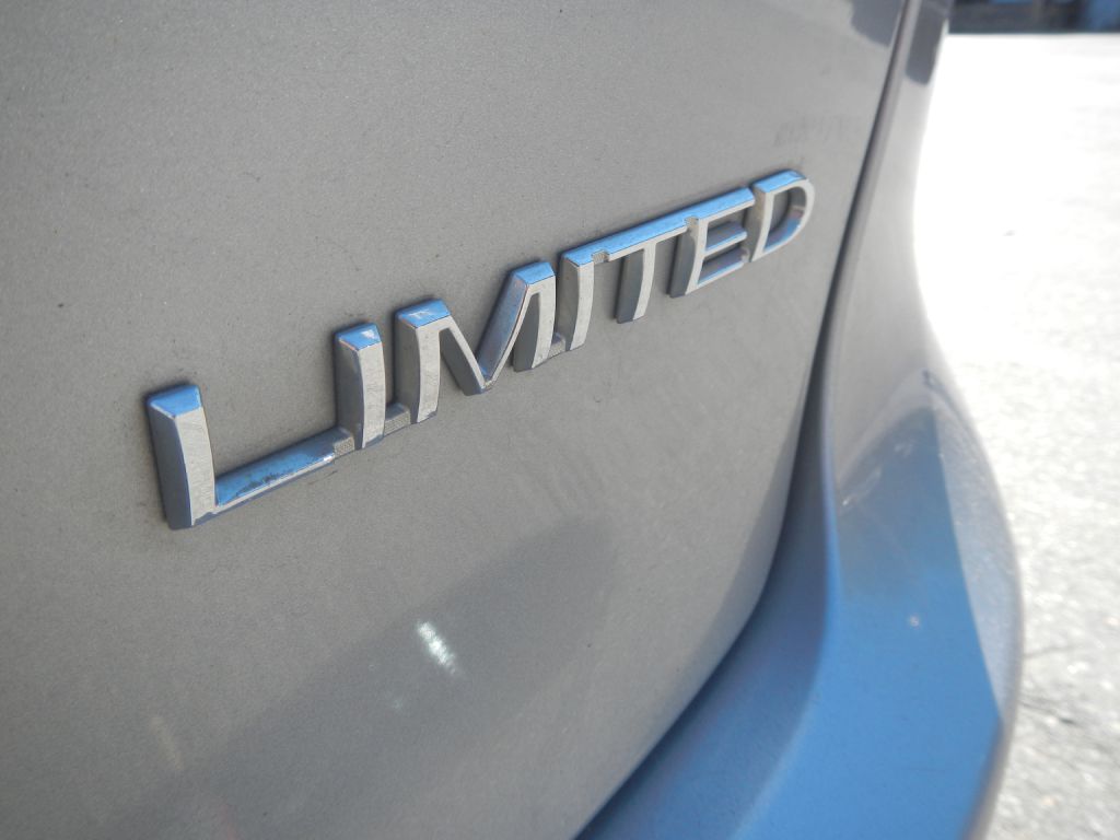 Photo 37 of this CHRYSLER PACIFICA