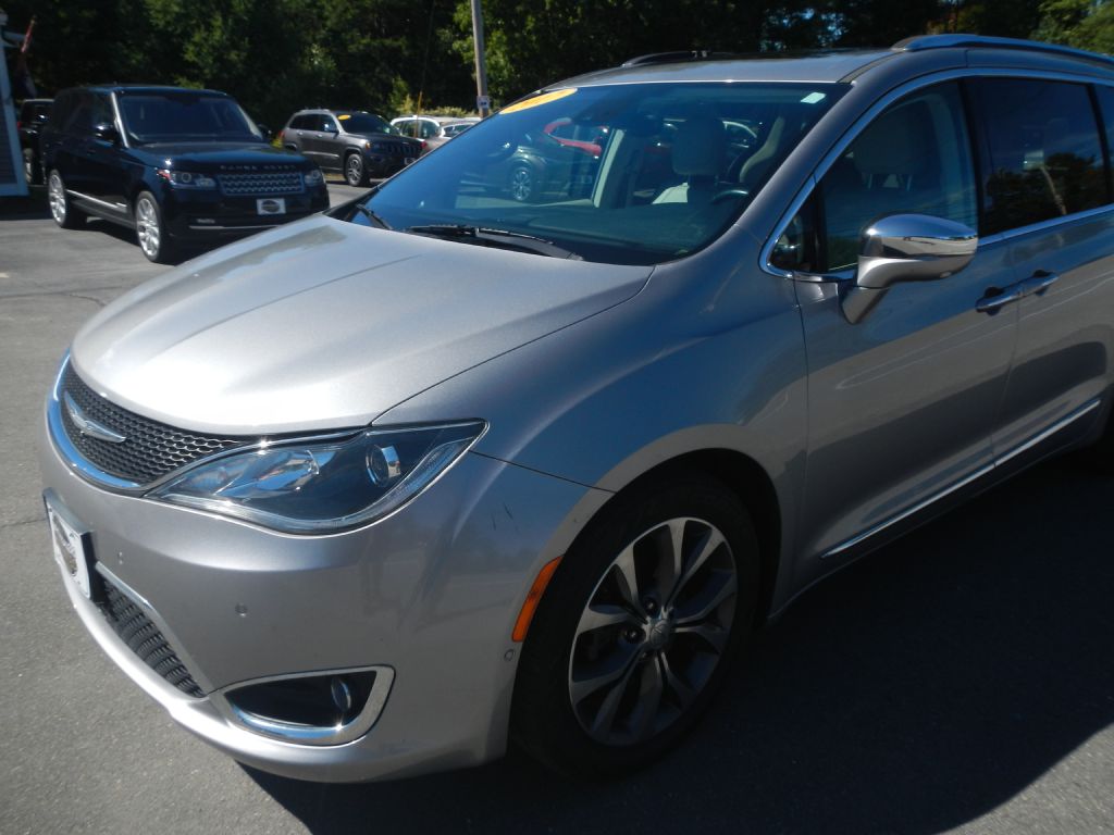 Photo 42 of this CHRYSLER PACIFICA