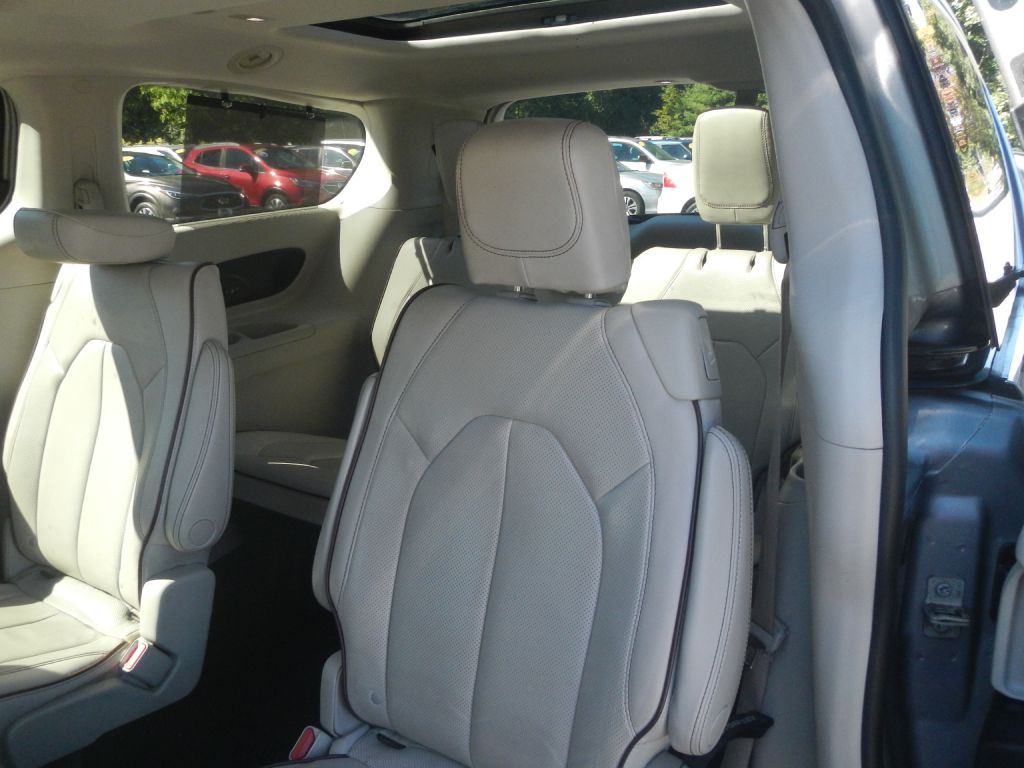 Photo 45 of this CHRYSLER PACIFICA