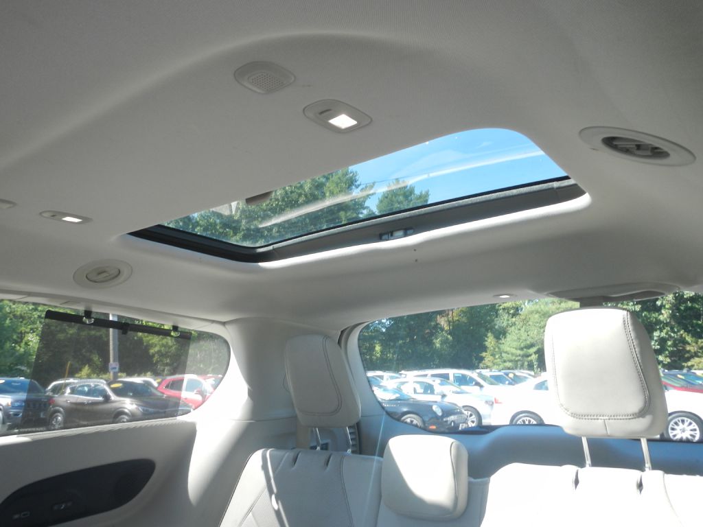 Photo 50 of this CHRYSLER PACIFICA