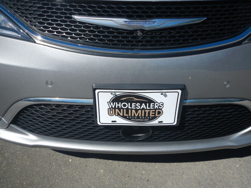 Photo 62 of this CHRYSLER PACIFICA
