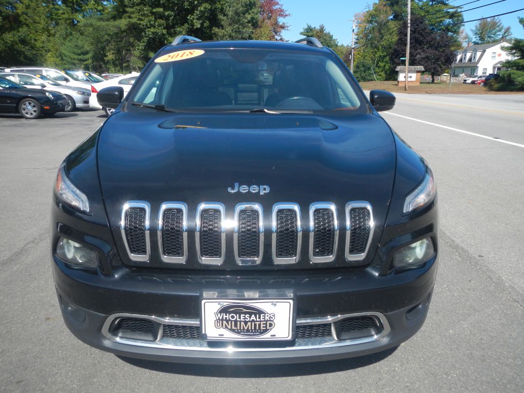 Photo 11 of this JEEP CHEROKEE 4WD