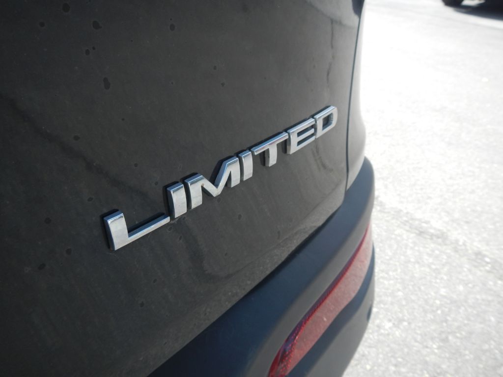 Photo 27 of this JEEP CHEROKEE 4WD