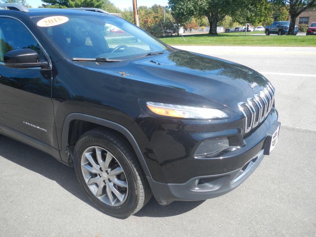 Photo 30 of this JEEP CHEROKEE 4WD