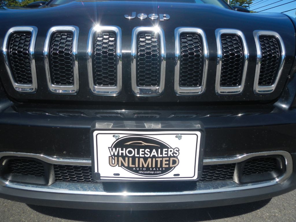 Photo 48 of this JEEP CHEROKEE 4WD