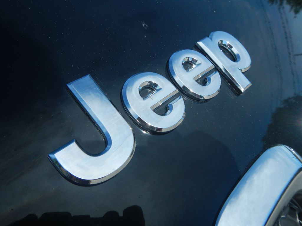 Photo 49 of this JEEP CHEROKEE 4WD