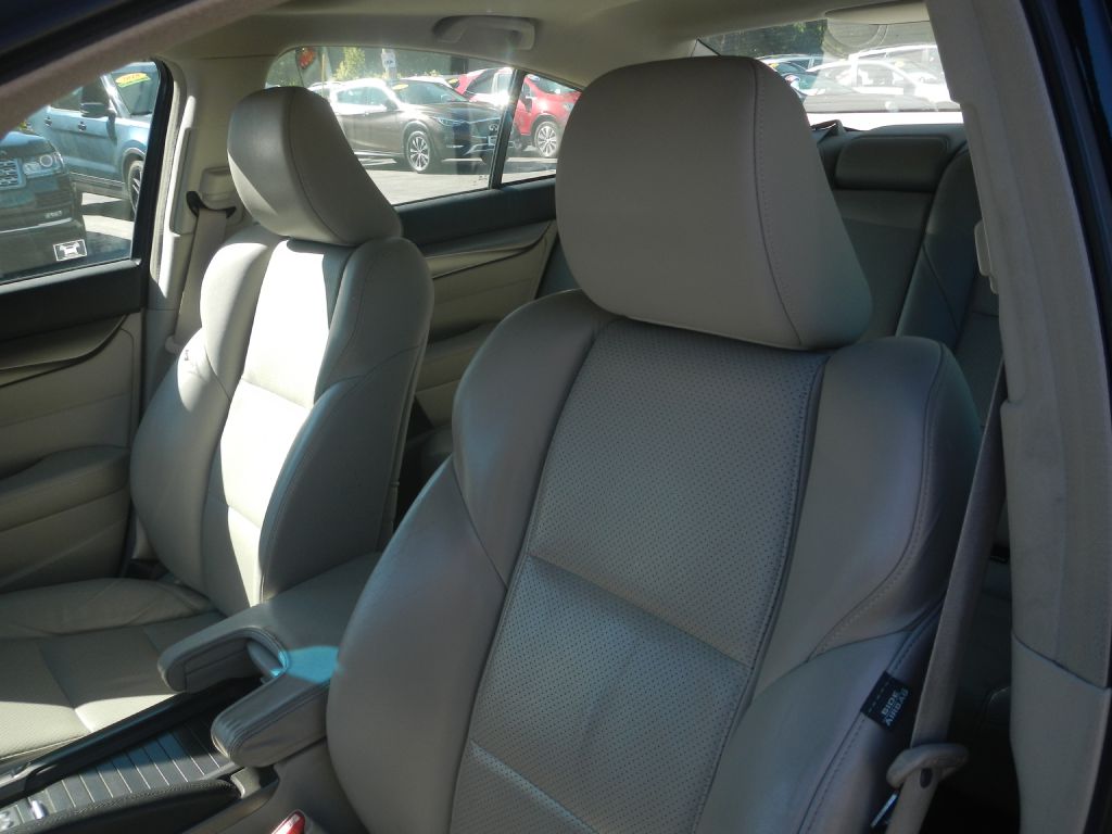 Photo 4 of this ACURA TL TECH