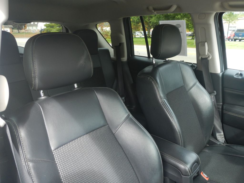 Photo 9 of this JEEP COMPASS 4WD