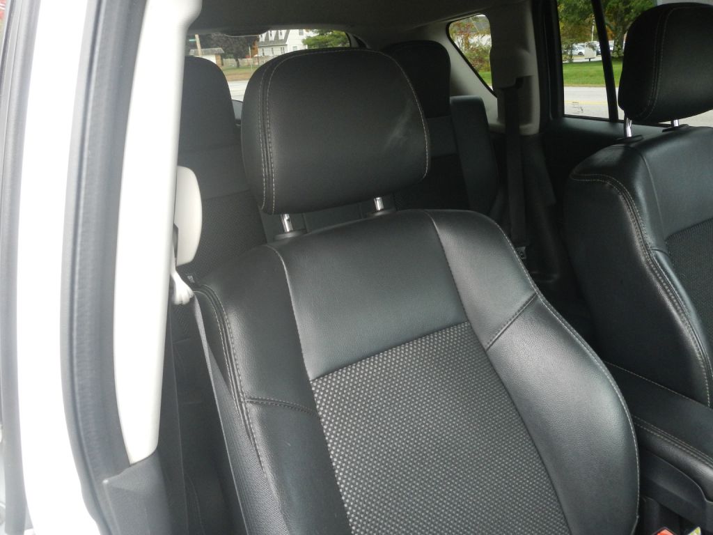 Photo 13 of this JEEP COMPASS 4WD