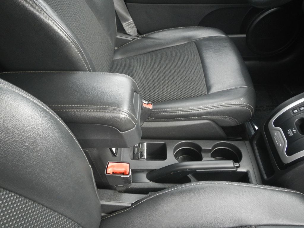 Photo 19 of this JEEP COMPASS 4WD