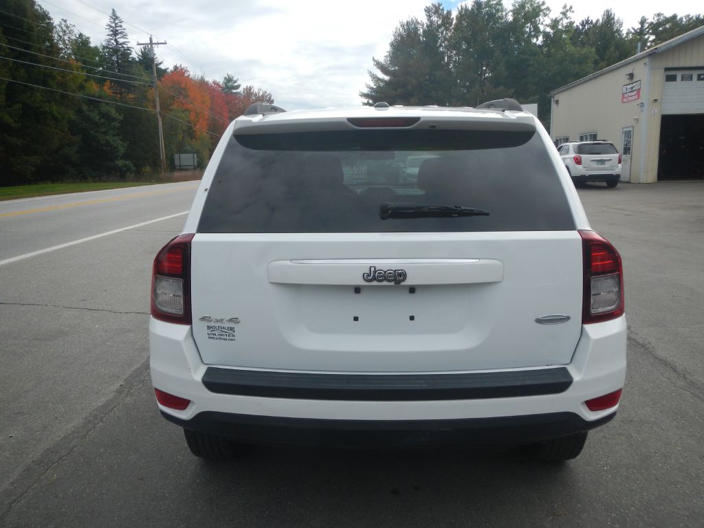 Photo 28 of this JEEP COMPASS 4WD