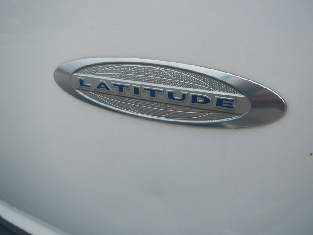Photo 29 of this JEEP COMPASS 4WD