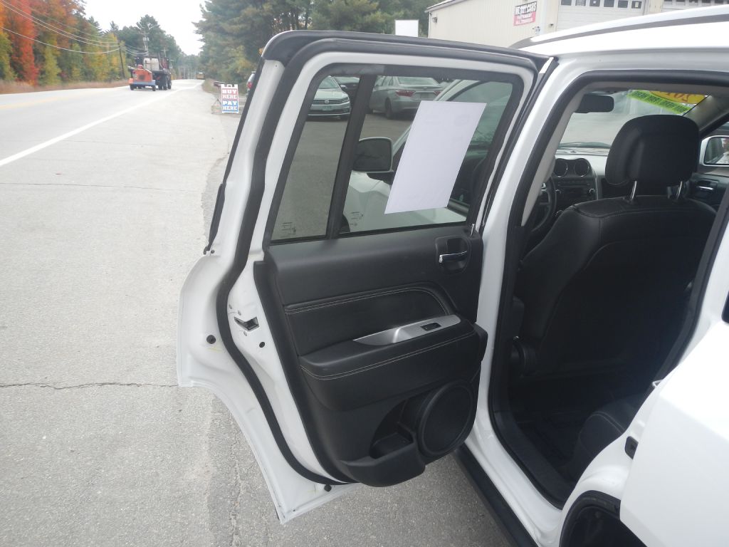 Photo 36 of this JEEP COMPASS 4WD