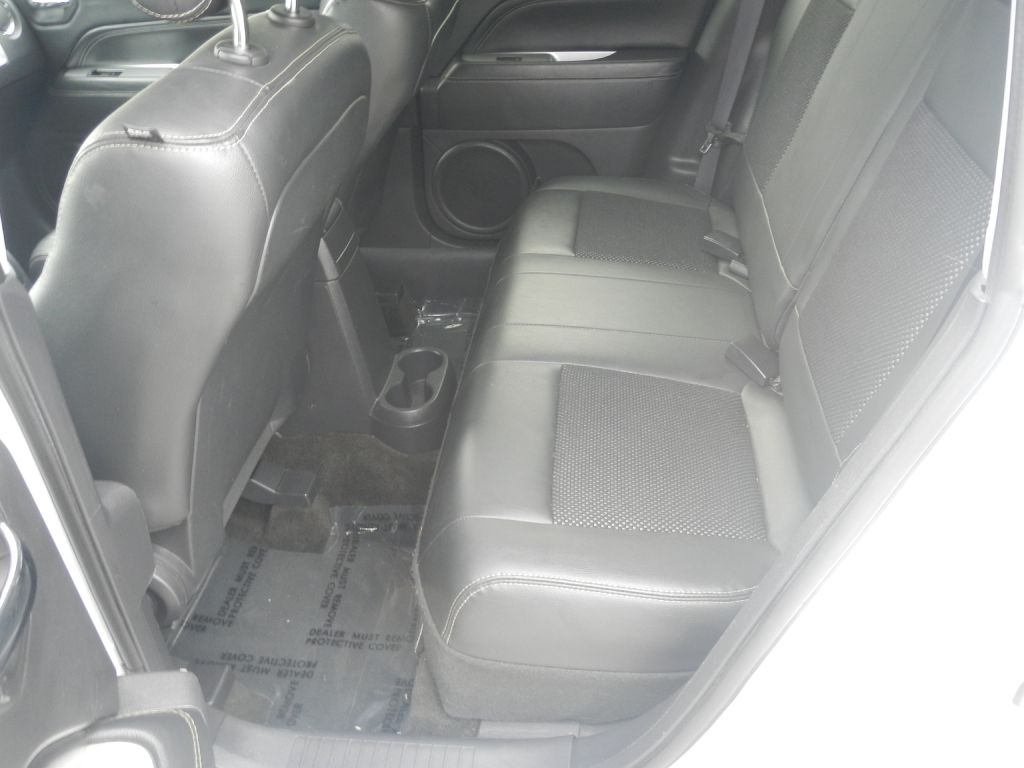 Photo 37 of this JEEP COMPASS 4WD