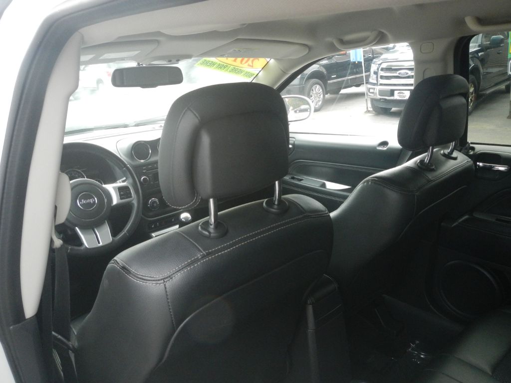 Photo 39 of this JEEP COMPASS 4WD