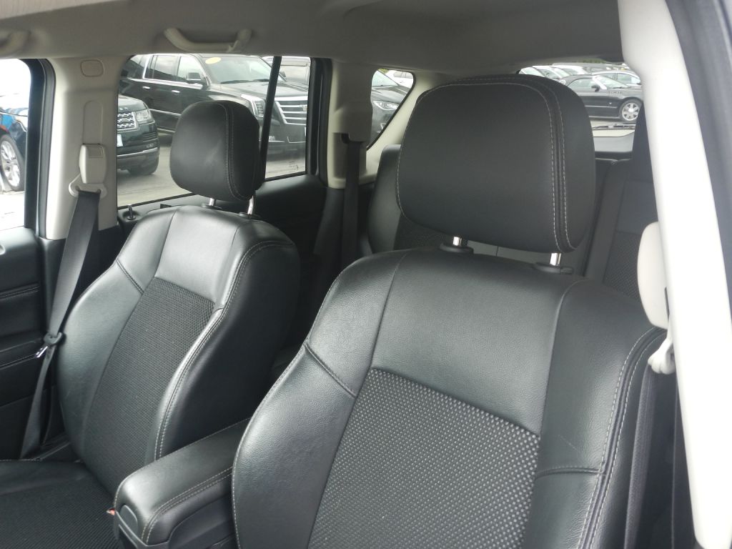 Photo 43 of this JEEP COMPASS 4WD